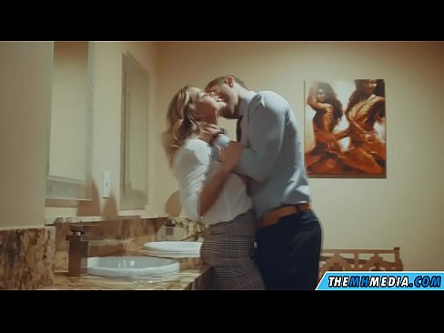 ❤️ 當一個豐滿的金發女郎在公共廁所引誘你時 ️❌ 優質色情 在 zh-tw.porn-evooli.ru ❌️